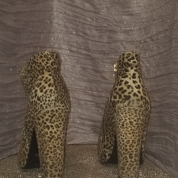 Leopard boots - Picture 2 of 3
